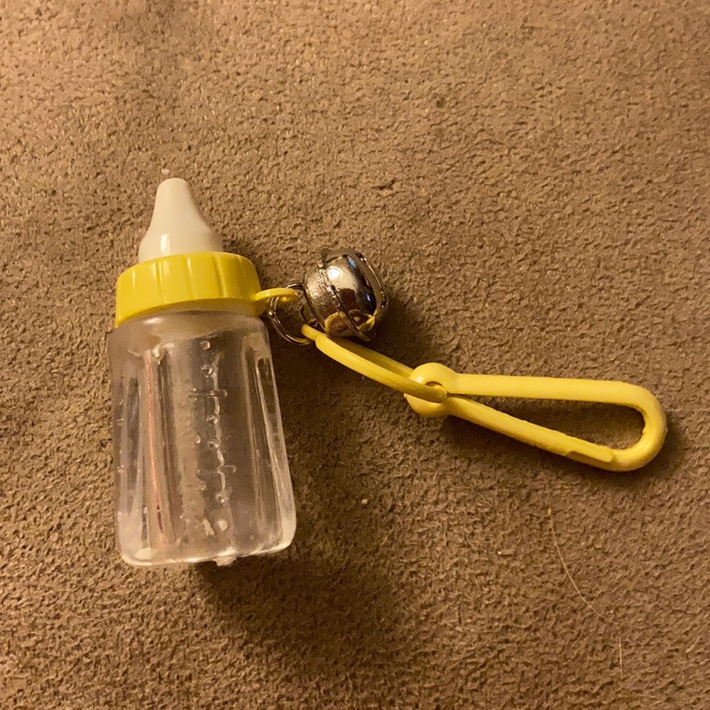 Vintage 80’s Bell 🔔 Charm